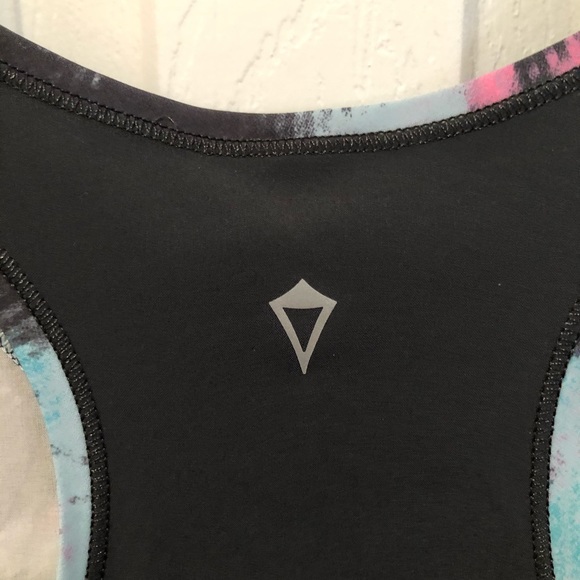 IVIVVA tank top - Picture 5 of 6